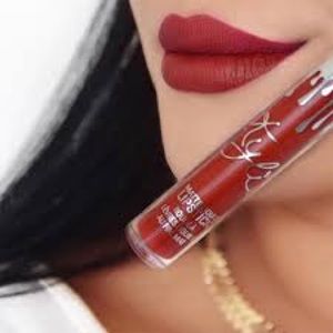 Merry Kylie Cosmetics Lipkit!